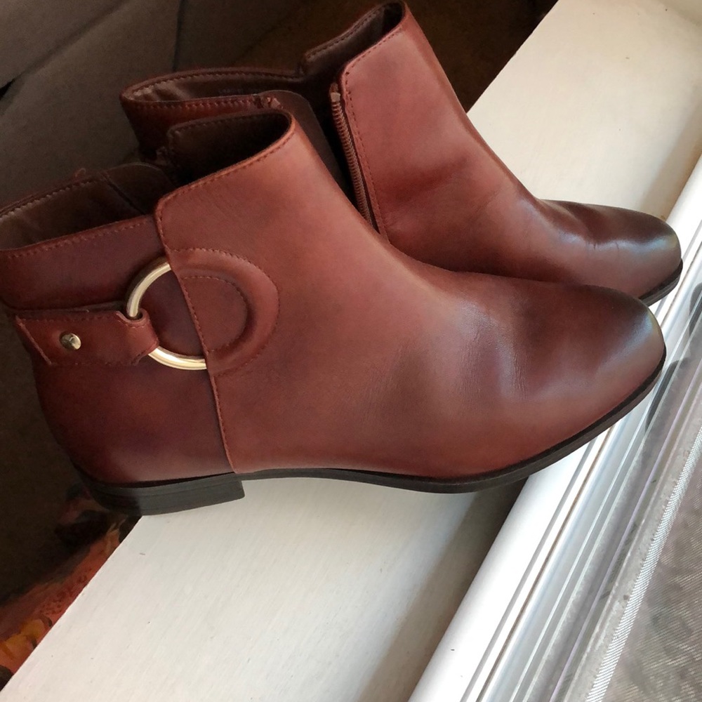 Brown leather ankle boots size 8 1/2 (wide)